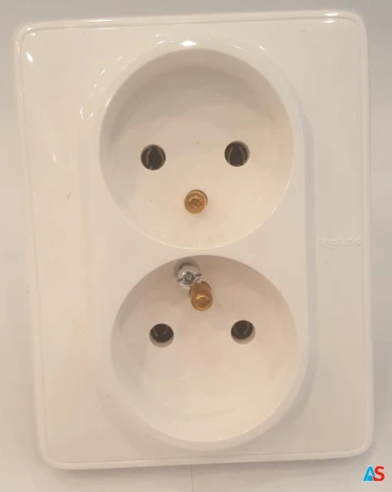 CARIVA Gniazdo podwójne z/u 16A IP20 białe 773618