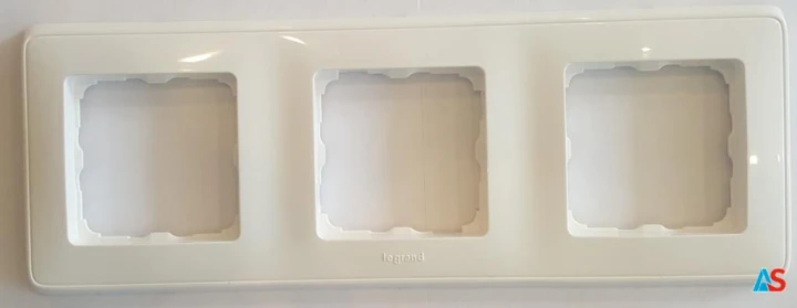 CARIVA Ramka potrójna uniwersalna biała 773653