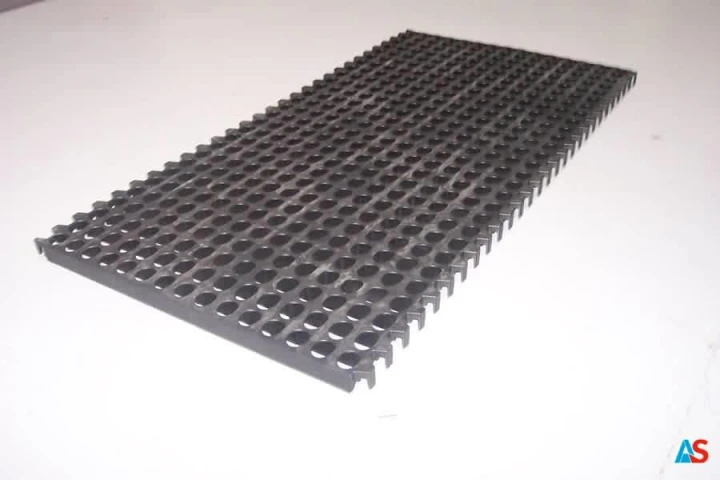 Ruszta vencoslat Easy, plastikowe czarne, prostokątne otwory