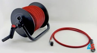 Bęben z 20 m wężem HP 315 bar DN08, czerwony